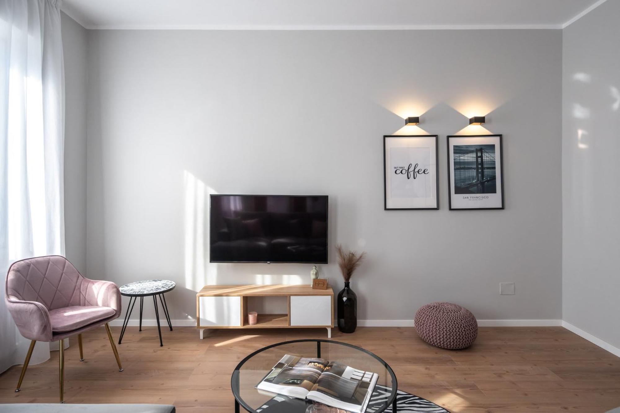 The Loft Luxury Apartments-Near The Park In The City Center 布加勒斯特 外观 照片