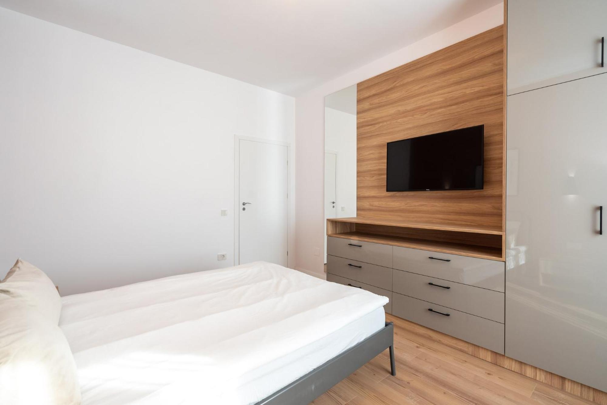 The Loft Luxury Apartments-Near The Park In The City Center 布加勒斯特 外观 照片