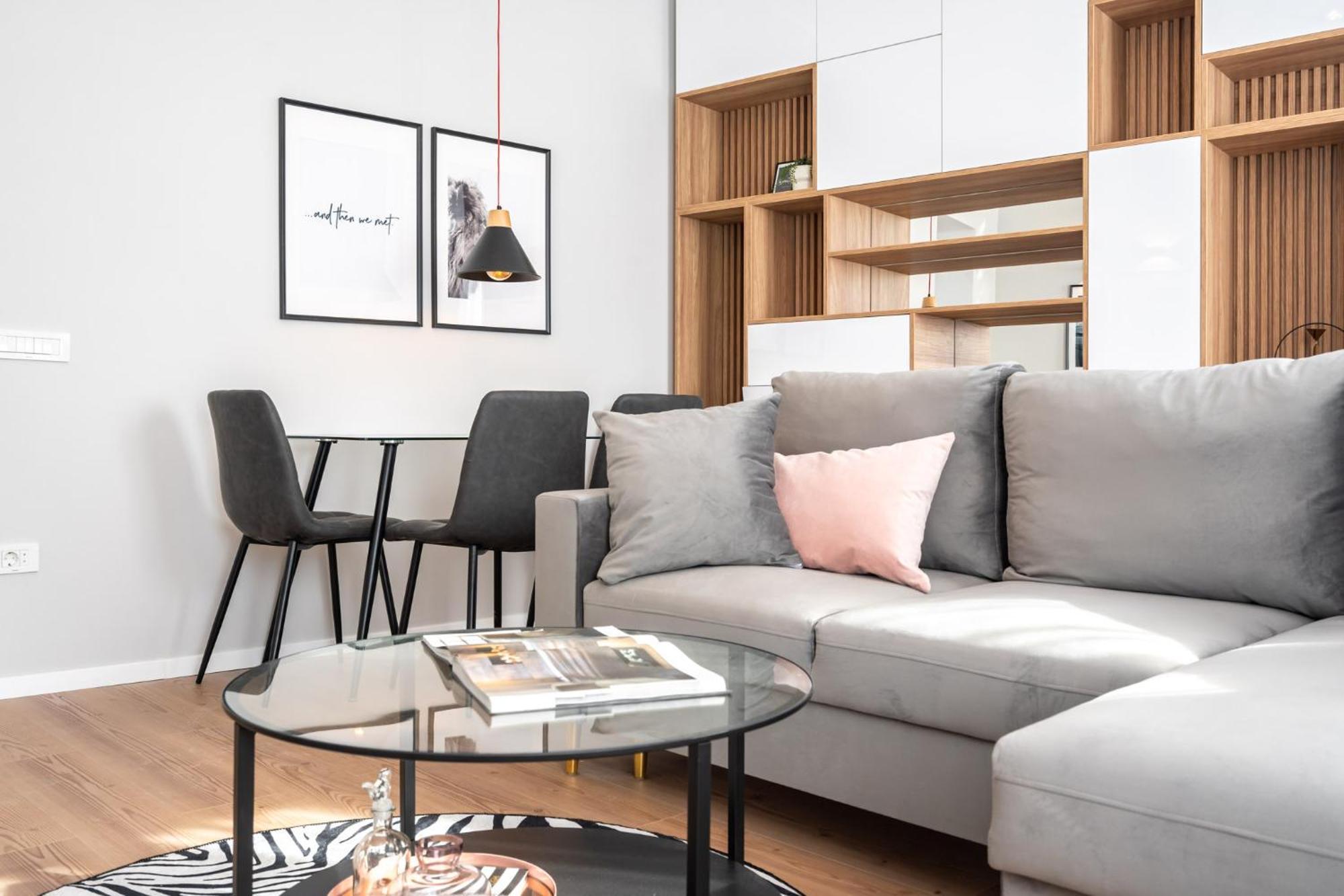 The Loft Luxury Apartments-Near The Park In The City Center 布加勒斯特 外观 照片